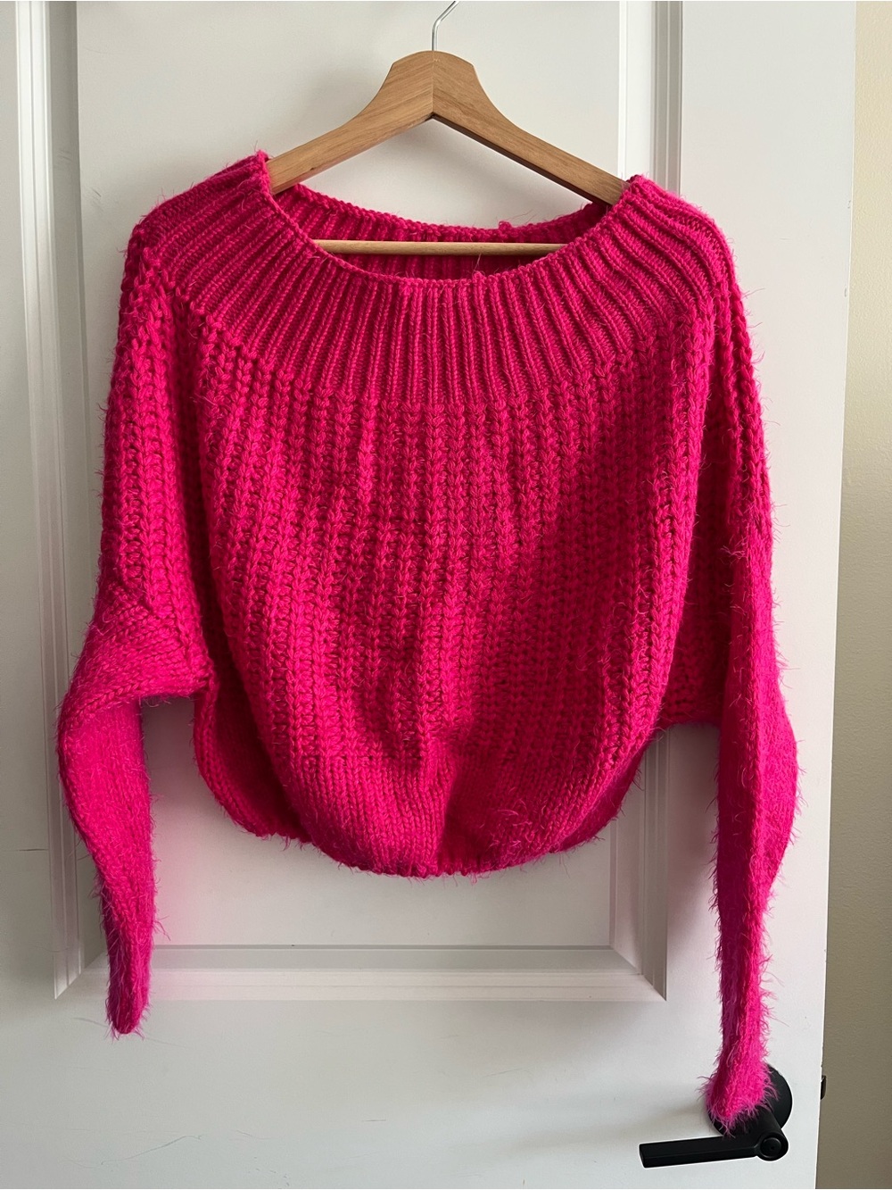 Women's Pink Chunky Knit Off-the-Shoulder Sweater sz M/L
